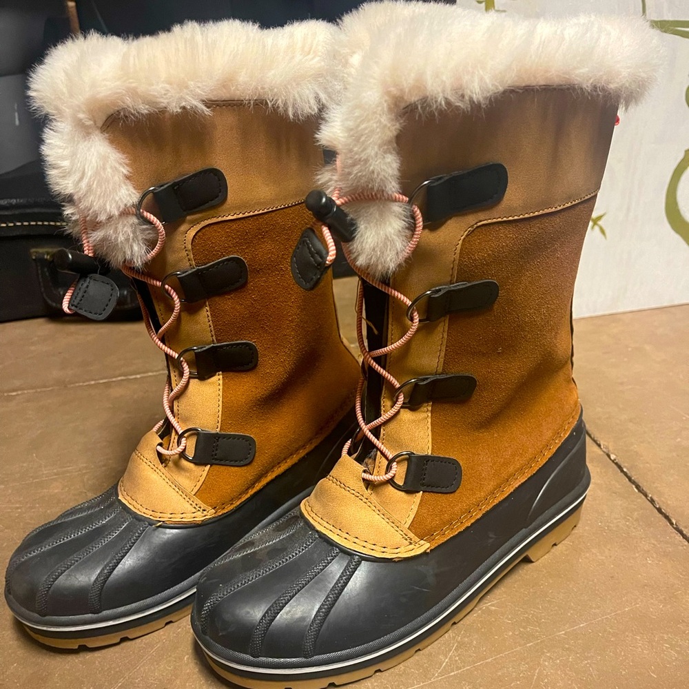 Snow Boots
